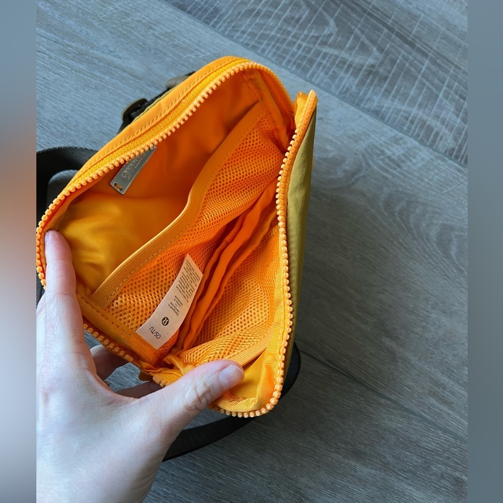 OG Lululemon Everywhere Belt Bag in Gold Spice / Clementine - Picture 10 of 13